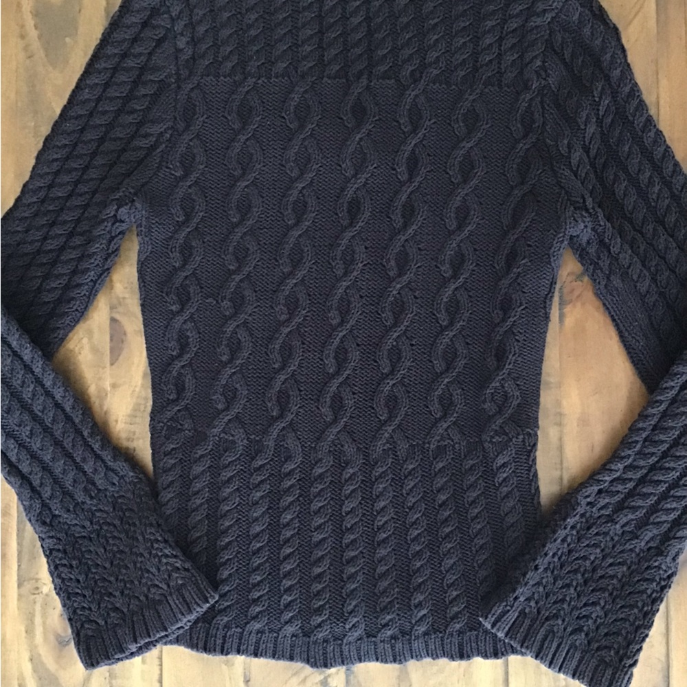 Kenneth Cole Sweater - Picture 6 of 11